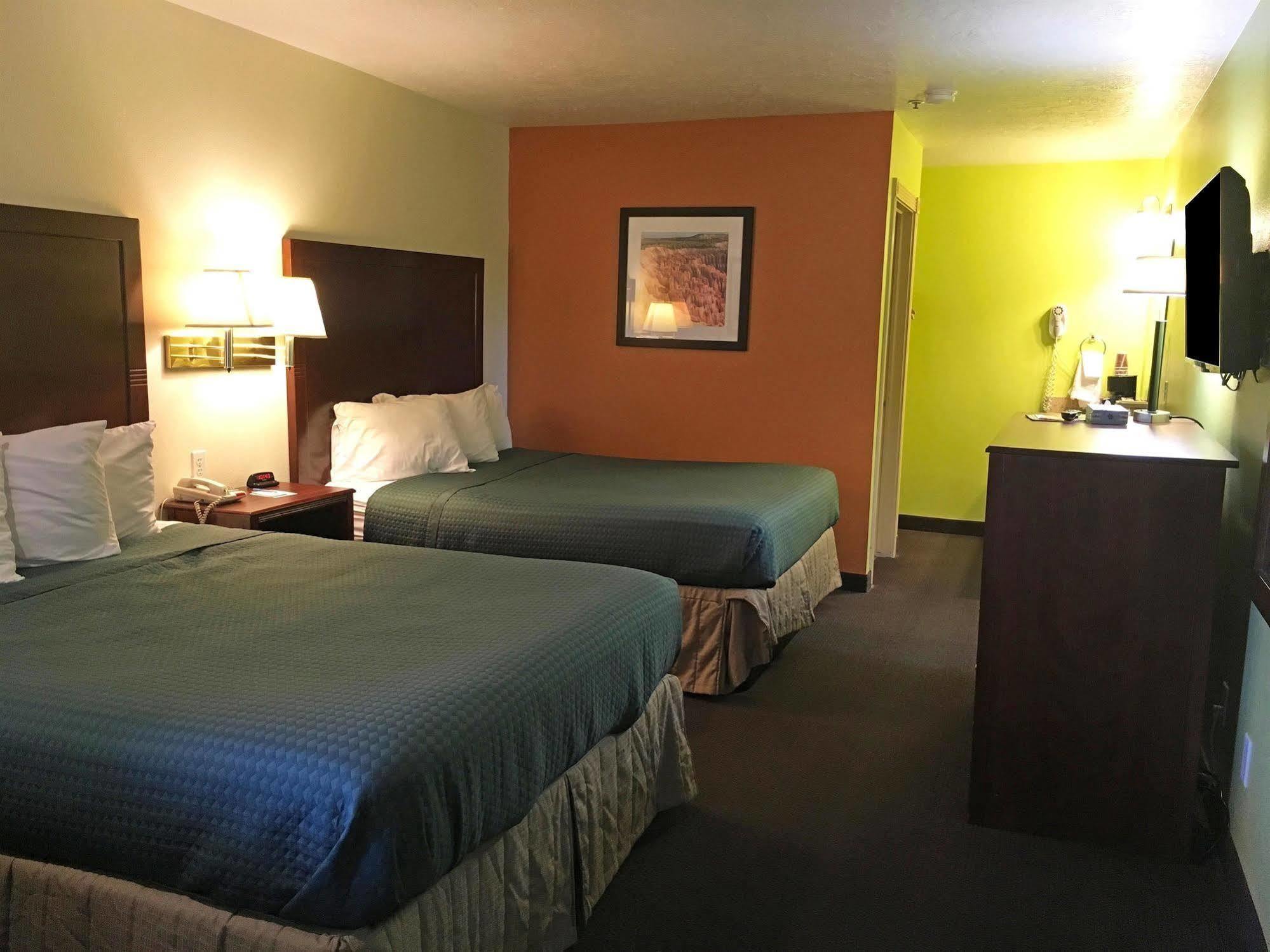 America'S Best Inn & Suites Saint George Exterior photo