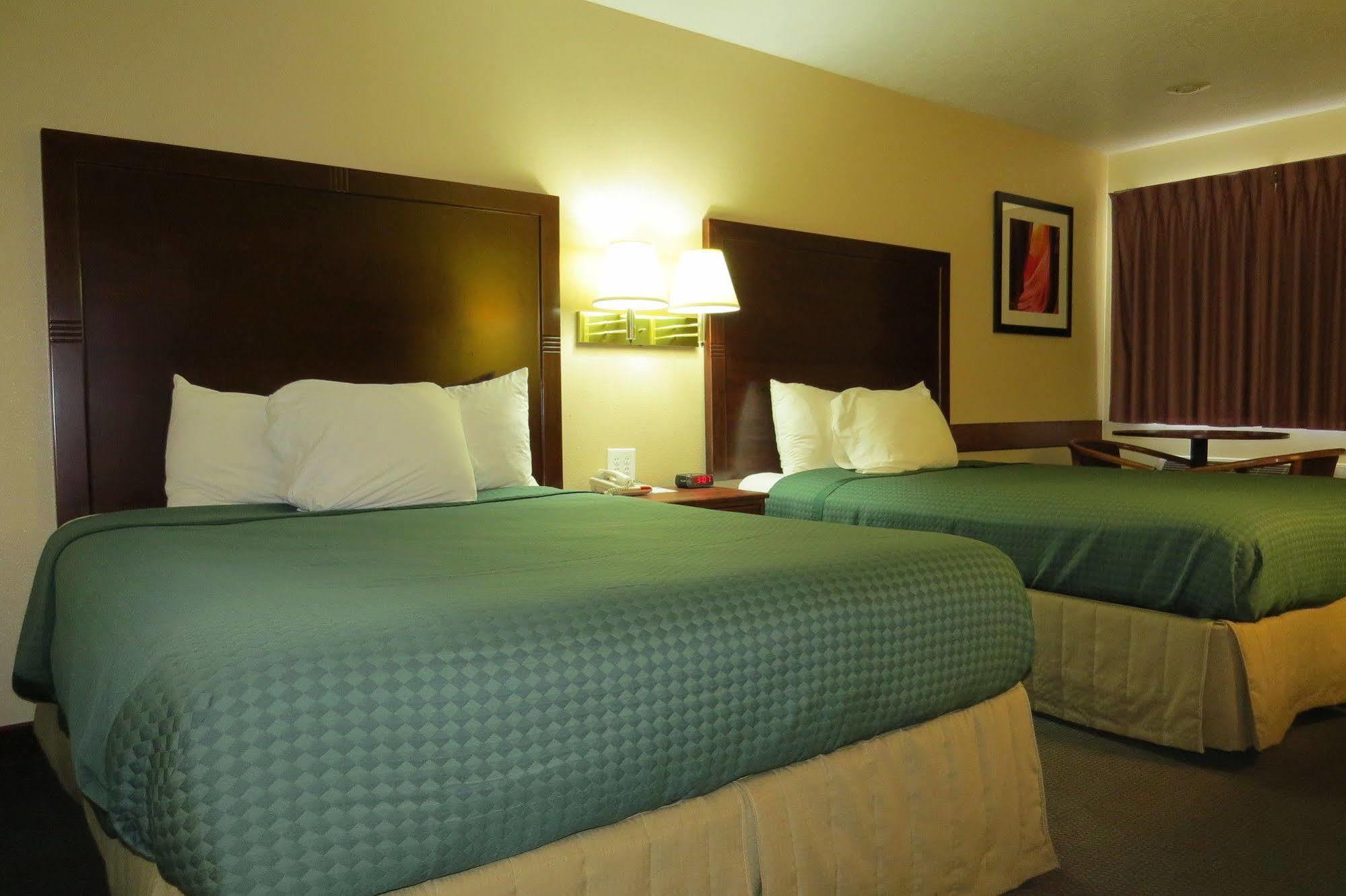 America'S Best Inn & Suites Saint George Exterior photo
